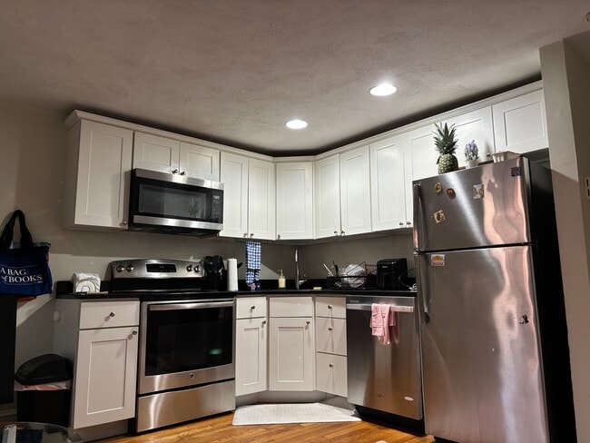Building Photo - 667 Massachusetts Ave Unit B1