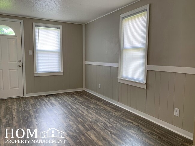 Photo - 1611 5th Ave