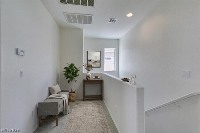 Building Photo - 685 Taliput Palm Pl