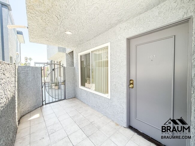 15000 Burbank Blvd Unit 103