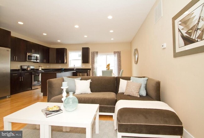 Photo - 1118 Wallace St