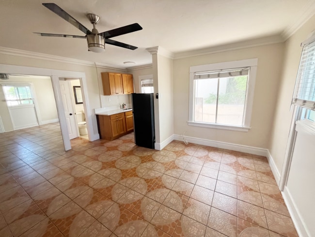 Photo - 744 Pine Ave Unidad 7