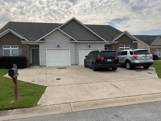 Building Photo - 2213 Remington Ct
