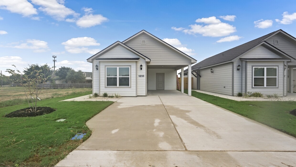 Photo - 1233 Storm Row Ln (Bryan, TX)