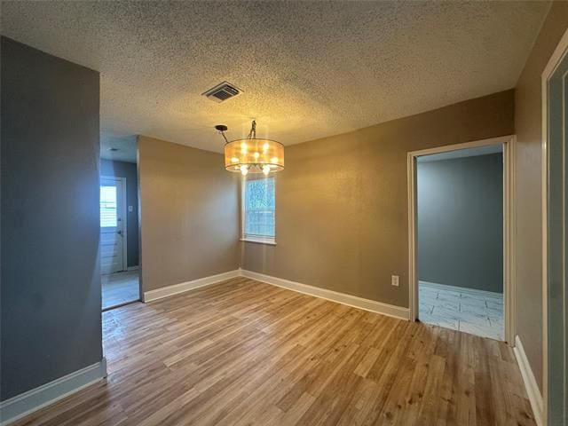 Photo - 1404 Dent St