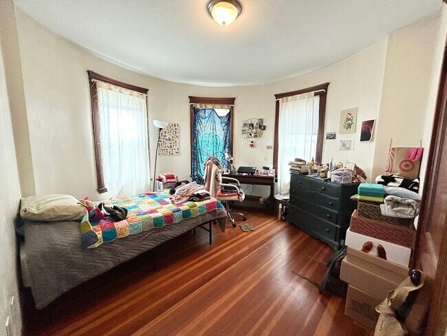 Photo - 5 Sumner Sq Condo Unit 1