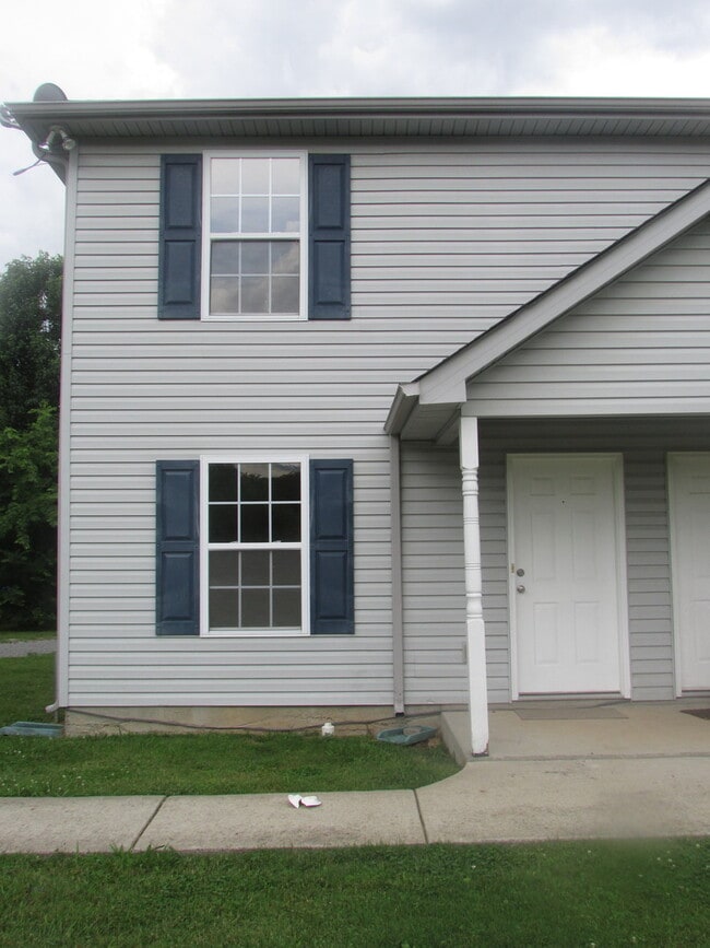 Building Photo - Murfreesboro Duplex - Prime Location Near ... Unit 4311 Cap Davis Ct