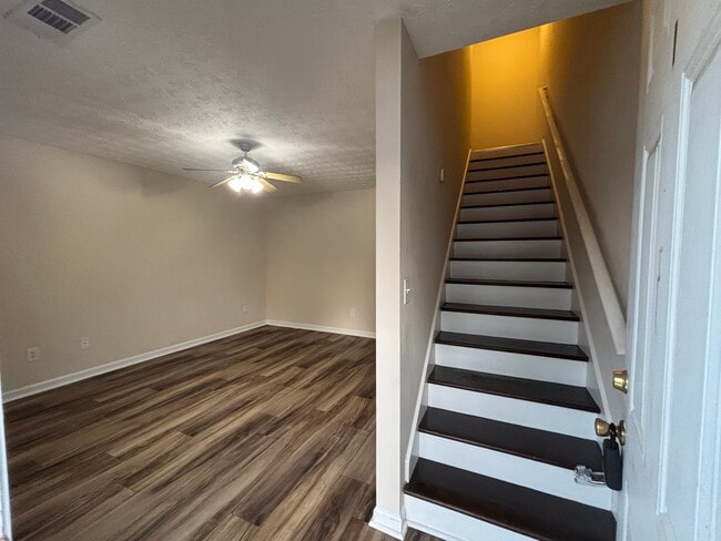 Entry View - 97 Lily Dr Apt I, Lily Drive Apartments