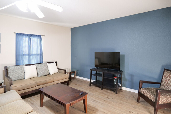 Building Photo - 10201 Shane Dr Rental