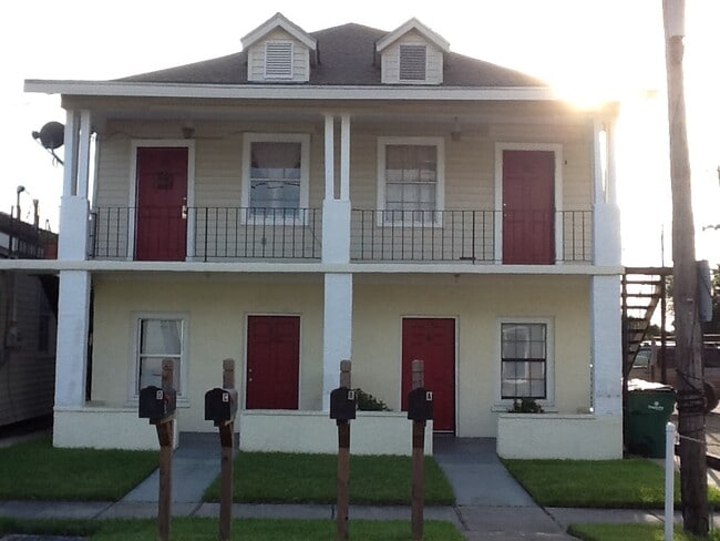 Photo - 400 Avenue B