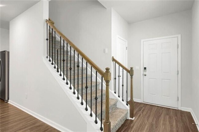 Photo - 334 Wells Cir