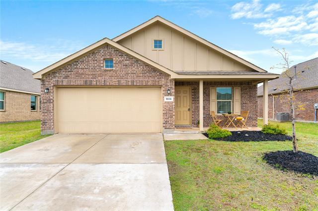 Photo - 1604 Helmoken Falls Dr House