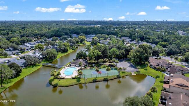 172 Deer Lake Cir