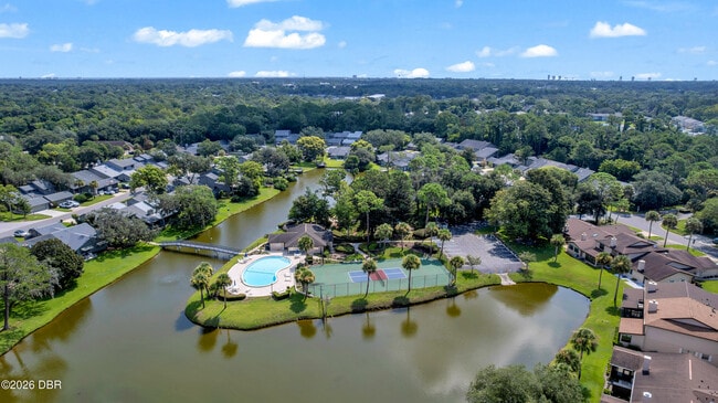 Photo - 172 Deer Lake Cir