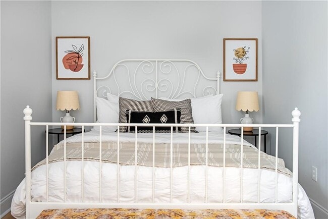 Photo - 187 Farrington Ave SE