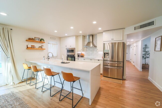 Building Photo - 1224 E Alameda Dr Rental