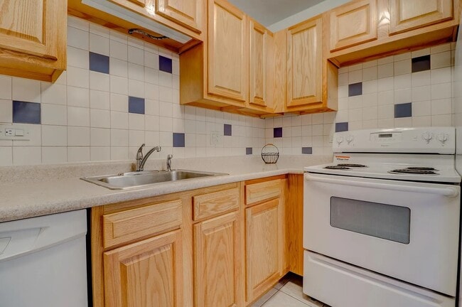 Photo - Fully Furnished ! Apartment in the Heart o... Unit 105