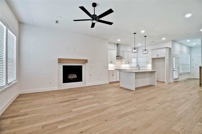 Photo - 502 W Persimmon St