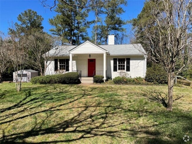 Building Photo - 2974 Hollywood Dr Rental