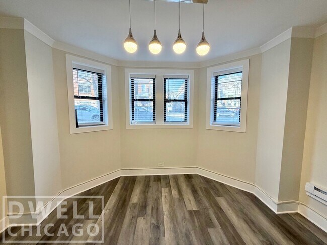 Building Photo - 3816 N Greenview Ave Unit 2