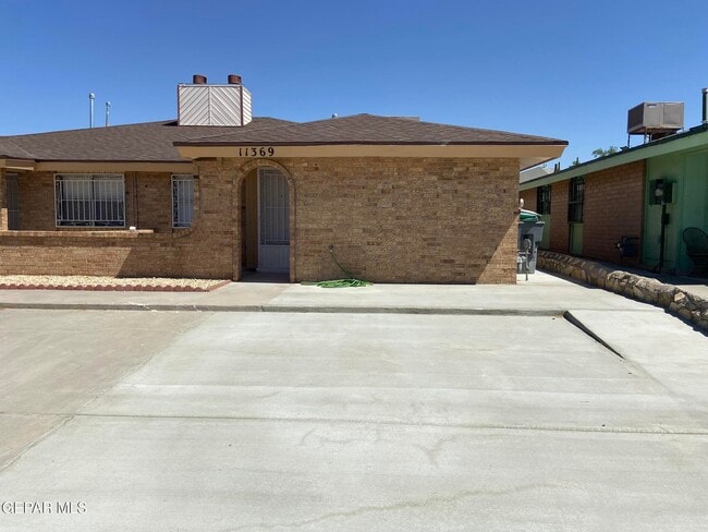 Building Photo - 11369 Lake Loy Dr