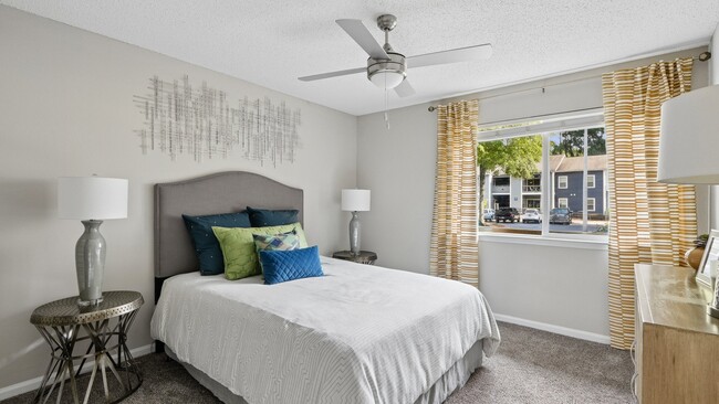 Crestmont Apartment Homes