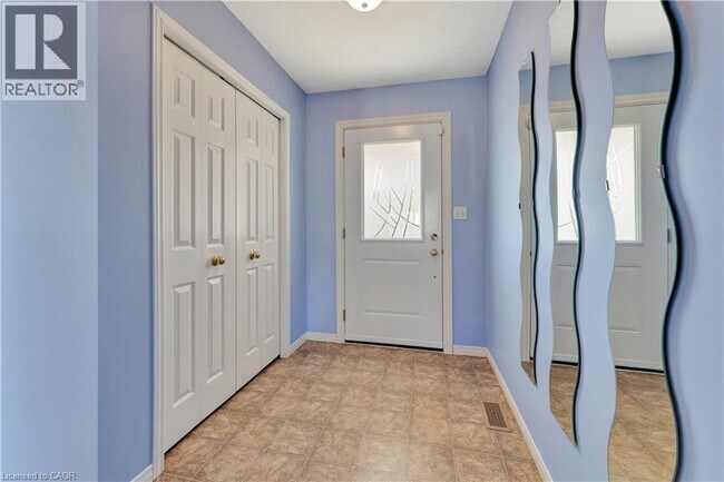 Photo - 460 Trembling Aspen Ave