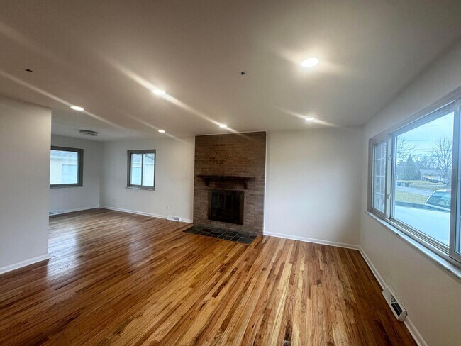 Photo - 3640 Tillbury Ave