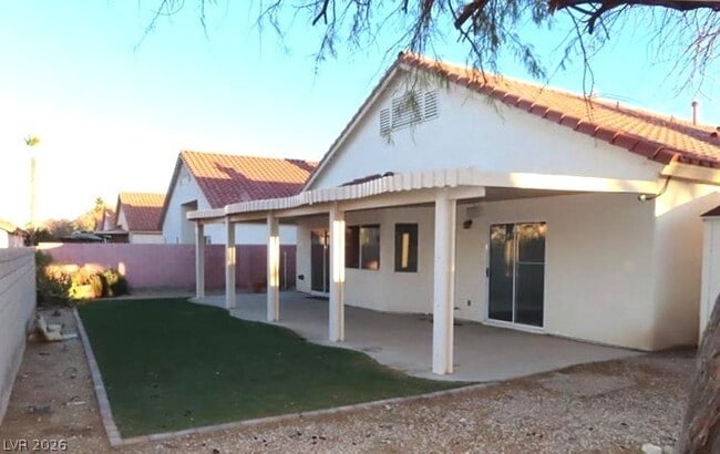 Photo - 676 Hitchen Post Dr