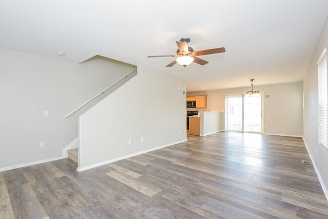 Photo - 1832 Morningview Ln