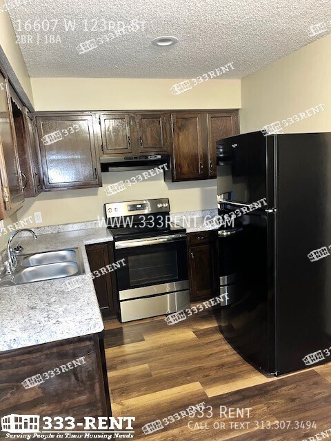 Photo - 16607 W 123rd St