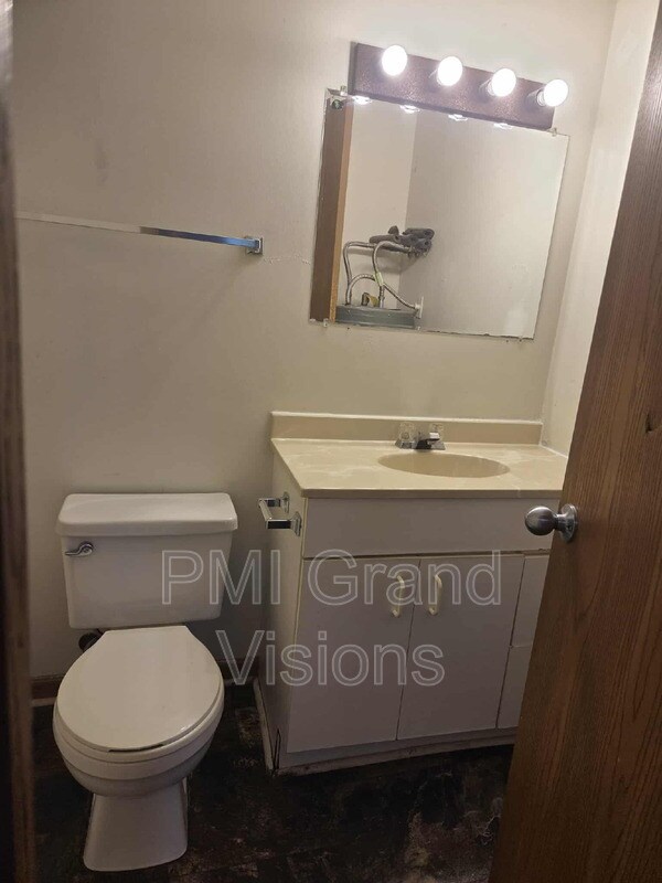 Photo - 2 E Jefferson Ave