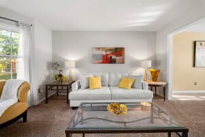 Photo - 108 Defoe Ct