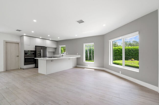 Photo - 4020 Riviera Dr