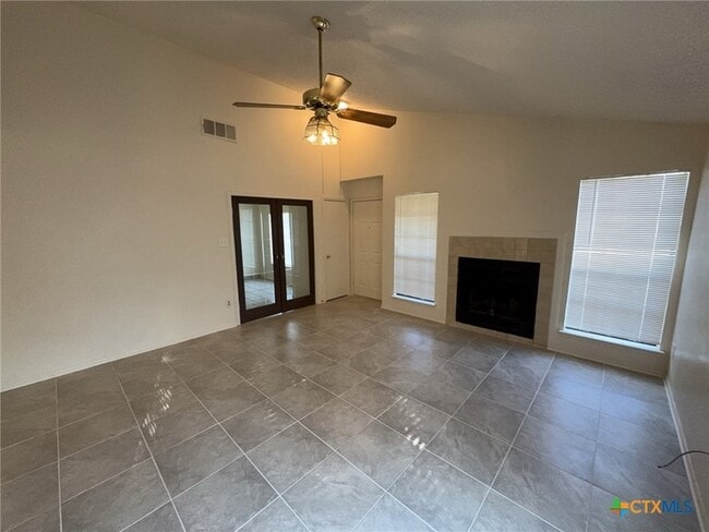 3202 Honeysuckle Dr
