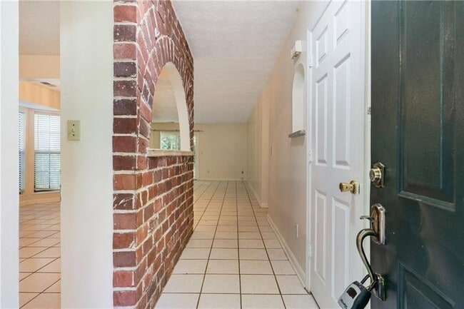 Photo - 5000 Village Green Way