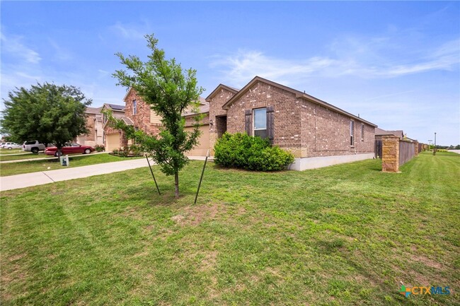 Photo - 1203 Daffodil Dr