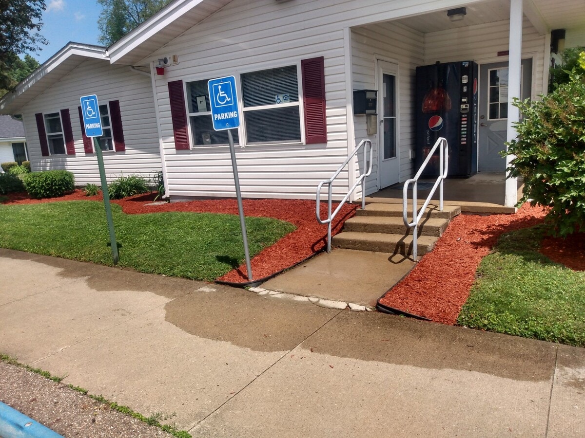 Photo - Oxford Square Apartments