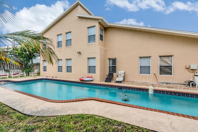 POOL HOME NEAR THE BEACH! - POOL HOME NEAR THE BEACH!