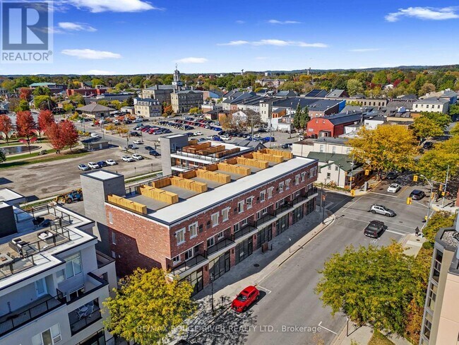 Photo - 185 Division St