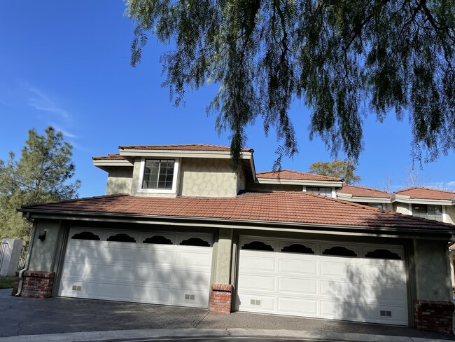 Building Photo - 29752 Strawberry Hill Dr Rental