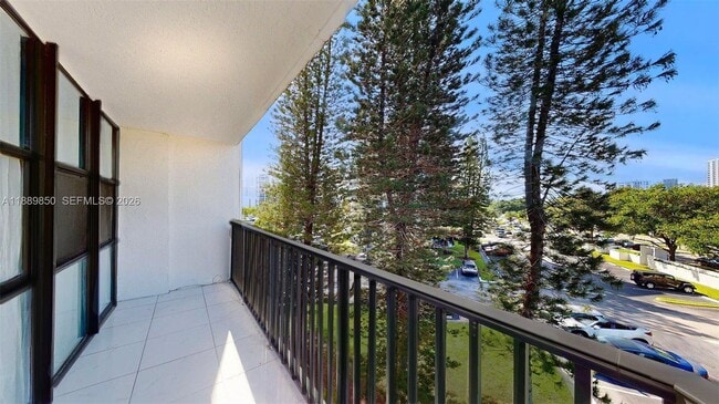 Photo - 1000 Parkview Dr Unit 431