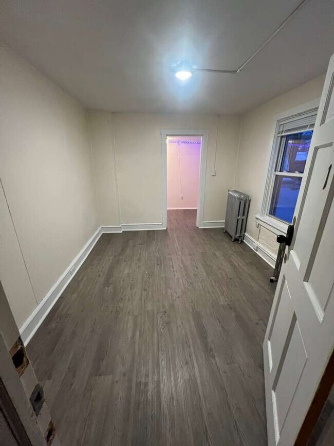 Building Photo - 215 S 4th St Unit 2 R