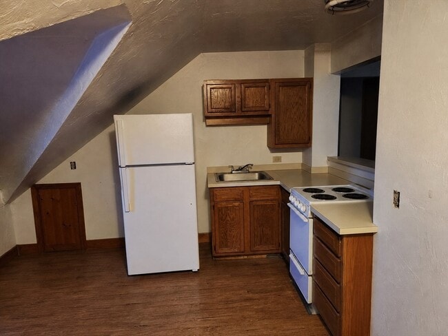 91 Pleasant St Unit 4
