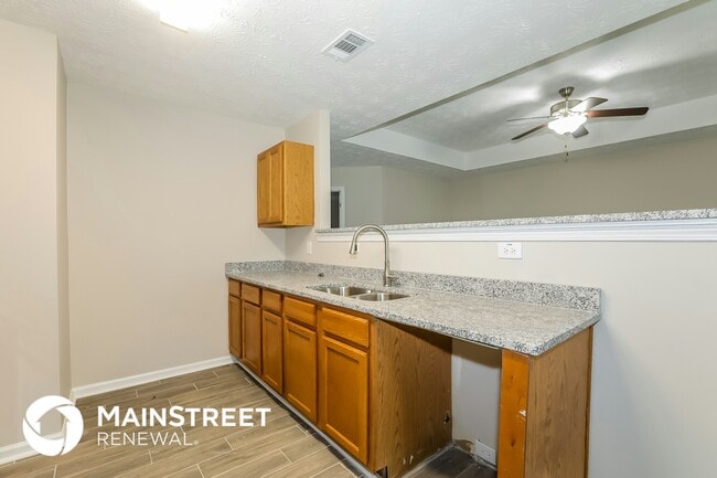 Photo - 1050 Overlook Dr