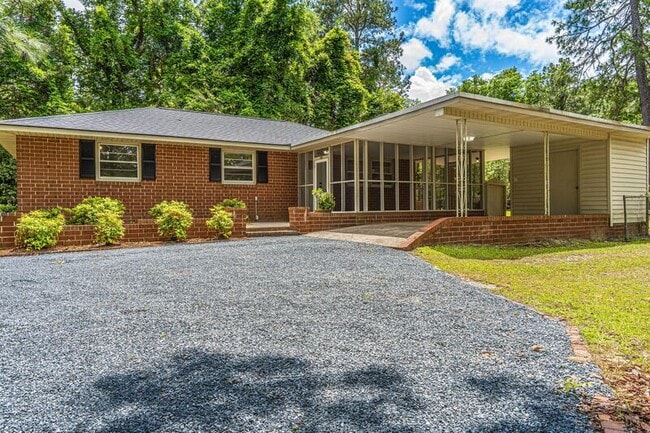 Photo - 440 W Maine Ave