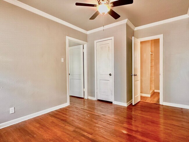 Photo - 204 E 30th St Unidad 202