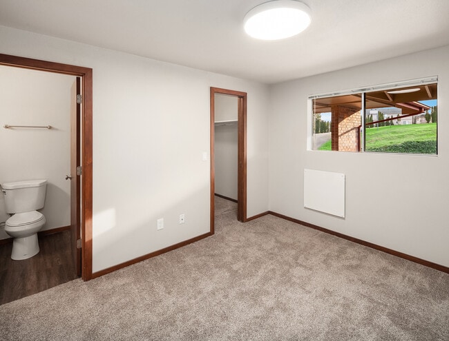 Port Washington Apartments