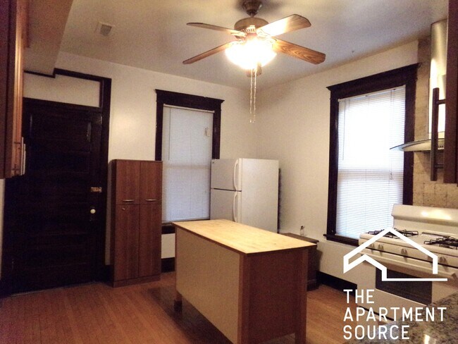 Photo - 1458 W Catalpa Ave Unidad 2