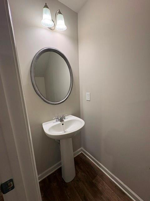 806 Carlton Pointe Dr